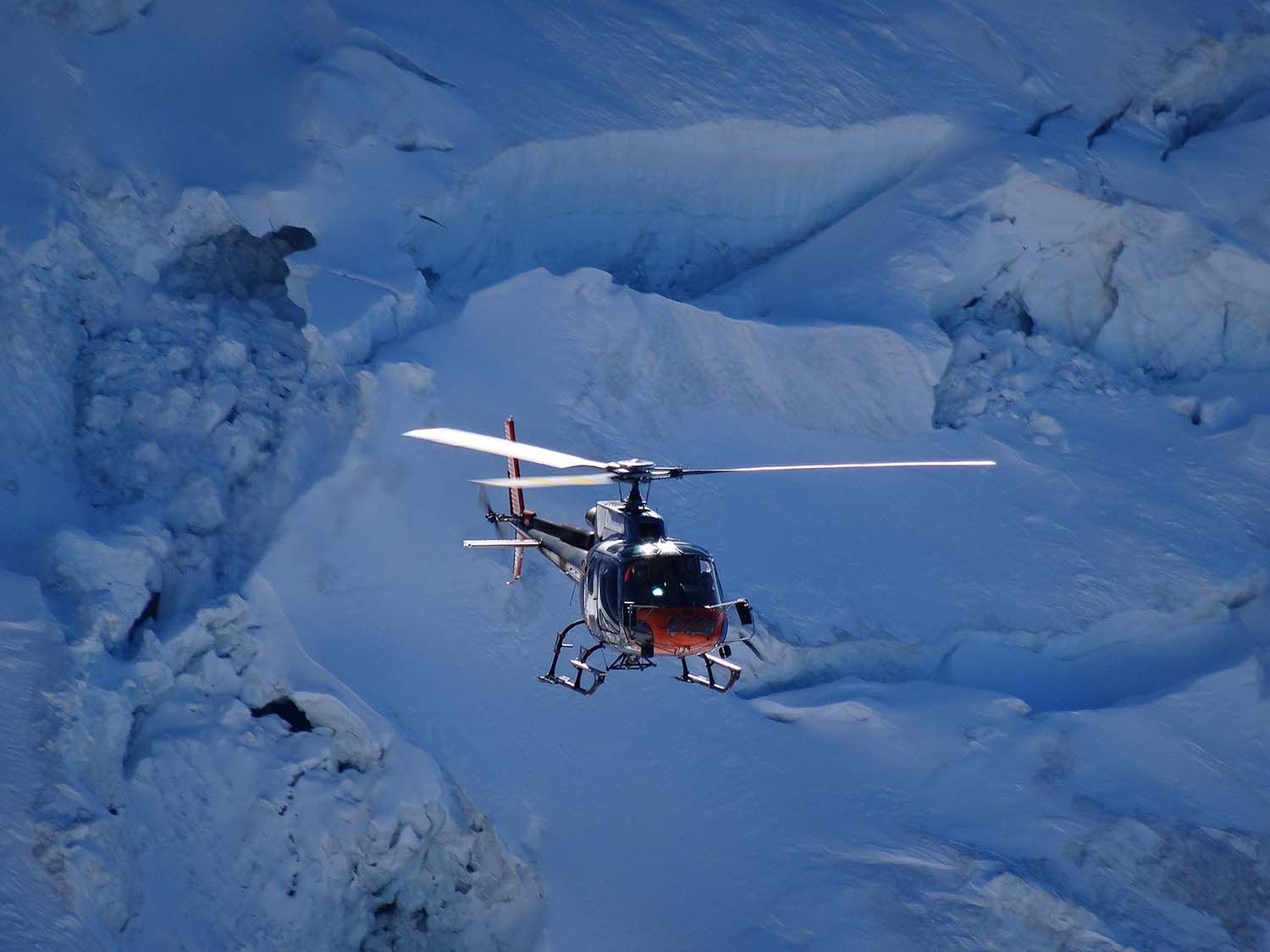 ski megeve ski helicoptere helicopter